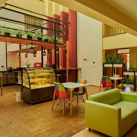 Batians Apartment Hotel Nairobi Buitenkant foto
