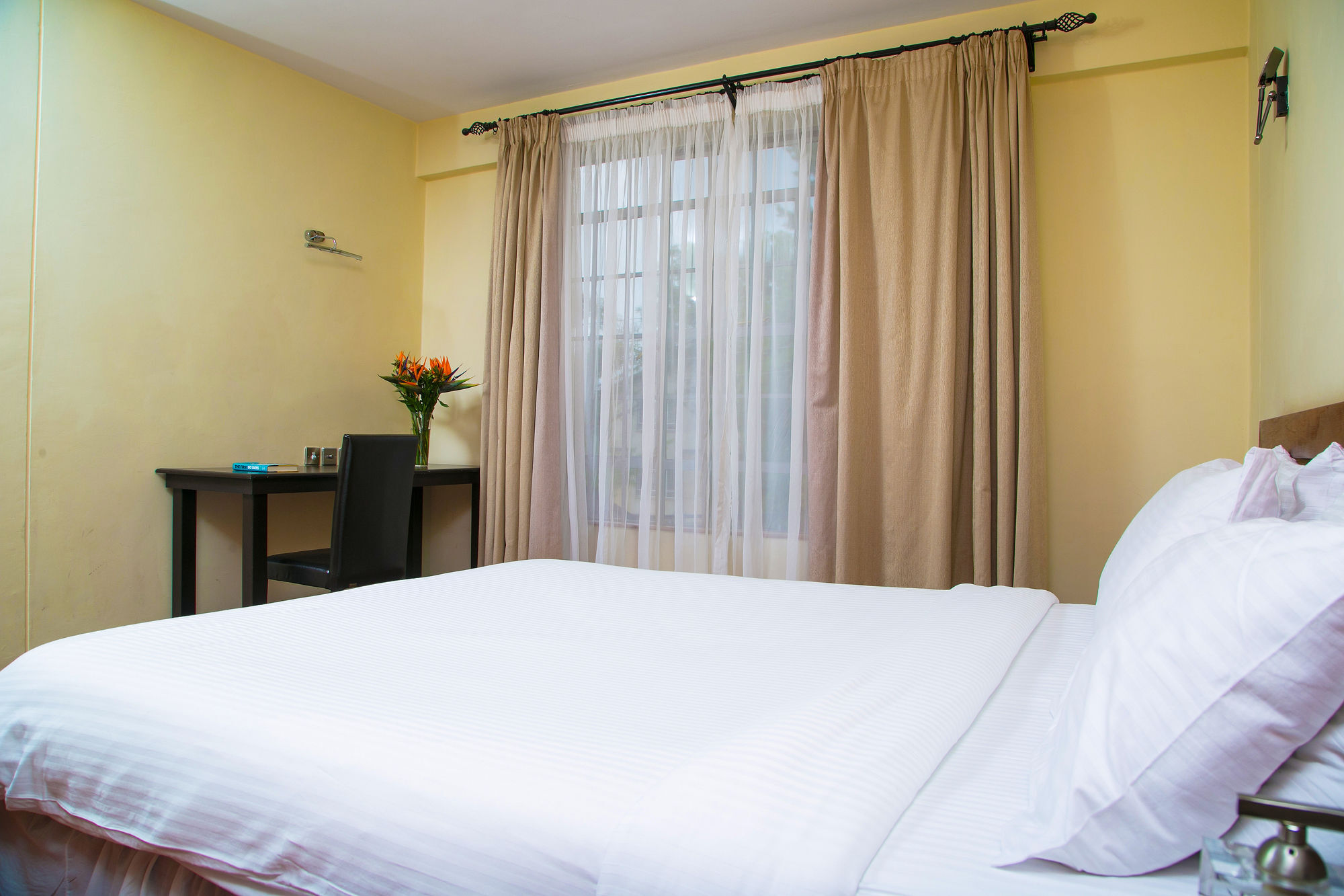 Batians Apartment Hotel Nairobi Buitenkant foto